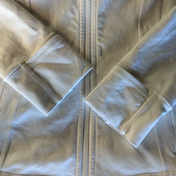 Lululemon Define Luon White Zip-Up Jacket, size 10 - Picture 3 of 3